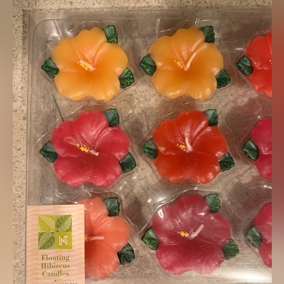 Hibiscus Floating Candles, 14 Total, 9 NIB & 5 NIB, clean and Smoke Free Home - Picture 2 of 16